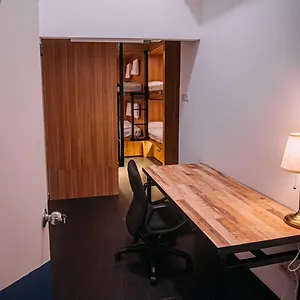 Bluewaters Pods 38 Hongkong St Hostel Singapore