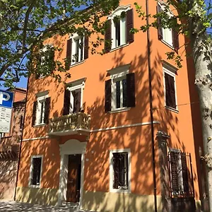 Vittorio Veneto 25 2*, Modena Italia